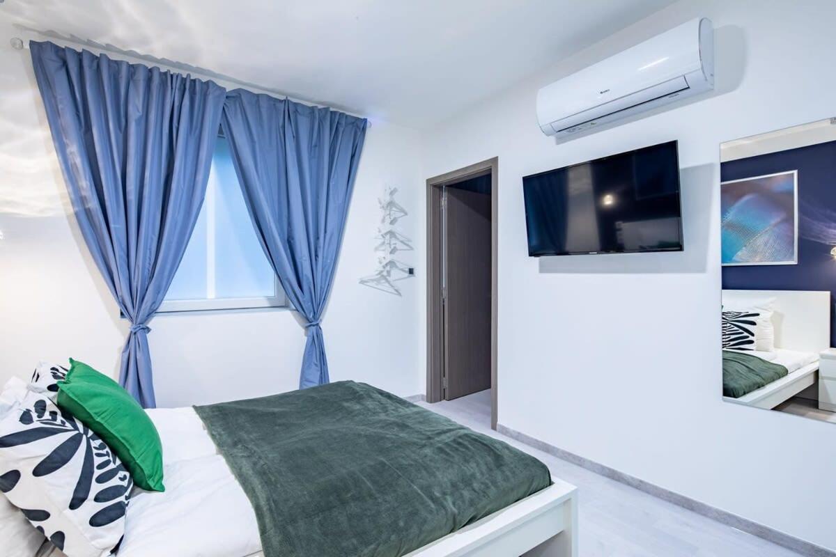Central - New - Quiet Sleep Apartamento Budapeste Exterior foto